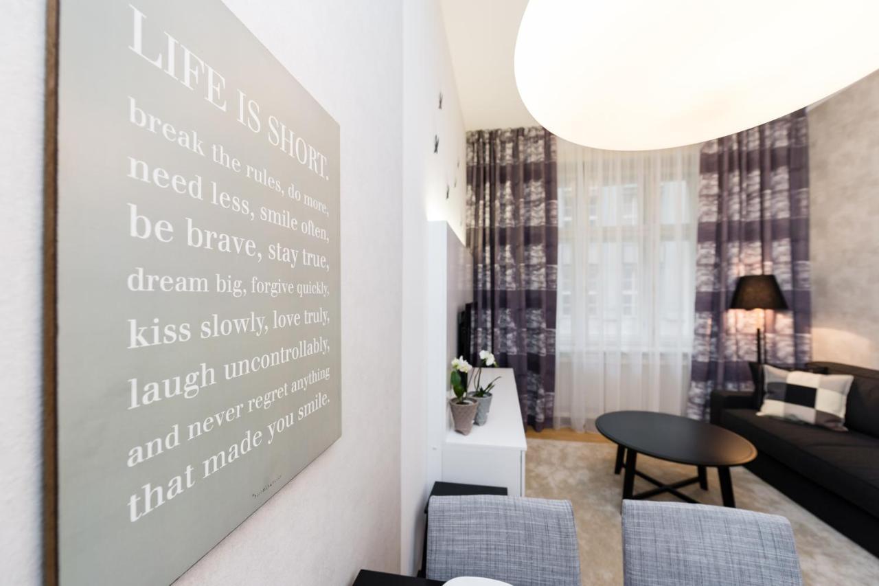 Modern Apartment Charvatova Praga Exterior foto